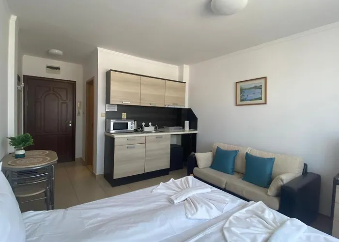 Summer Breeze 503 Private Sunny Apartament