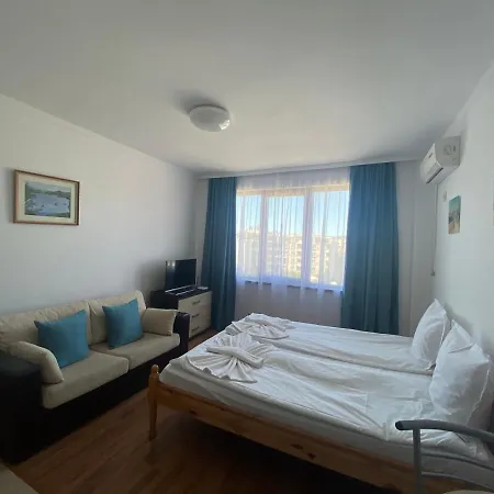 Summer Breeze 503 Private Sunny Apartman *