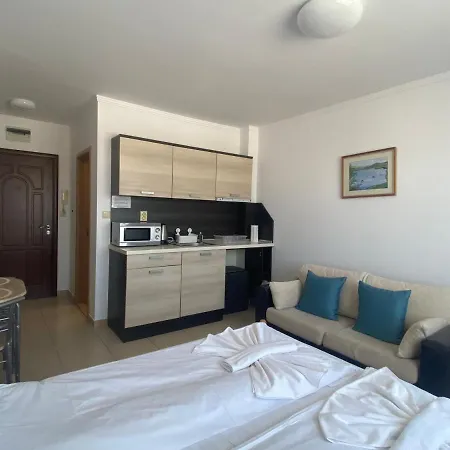 Summer Breeze 503 Private Sunny Apartman