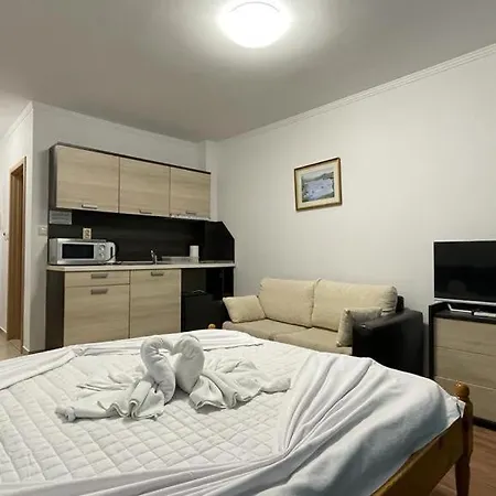 Апартамент Summer Breeze 503 Private Sunny